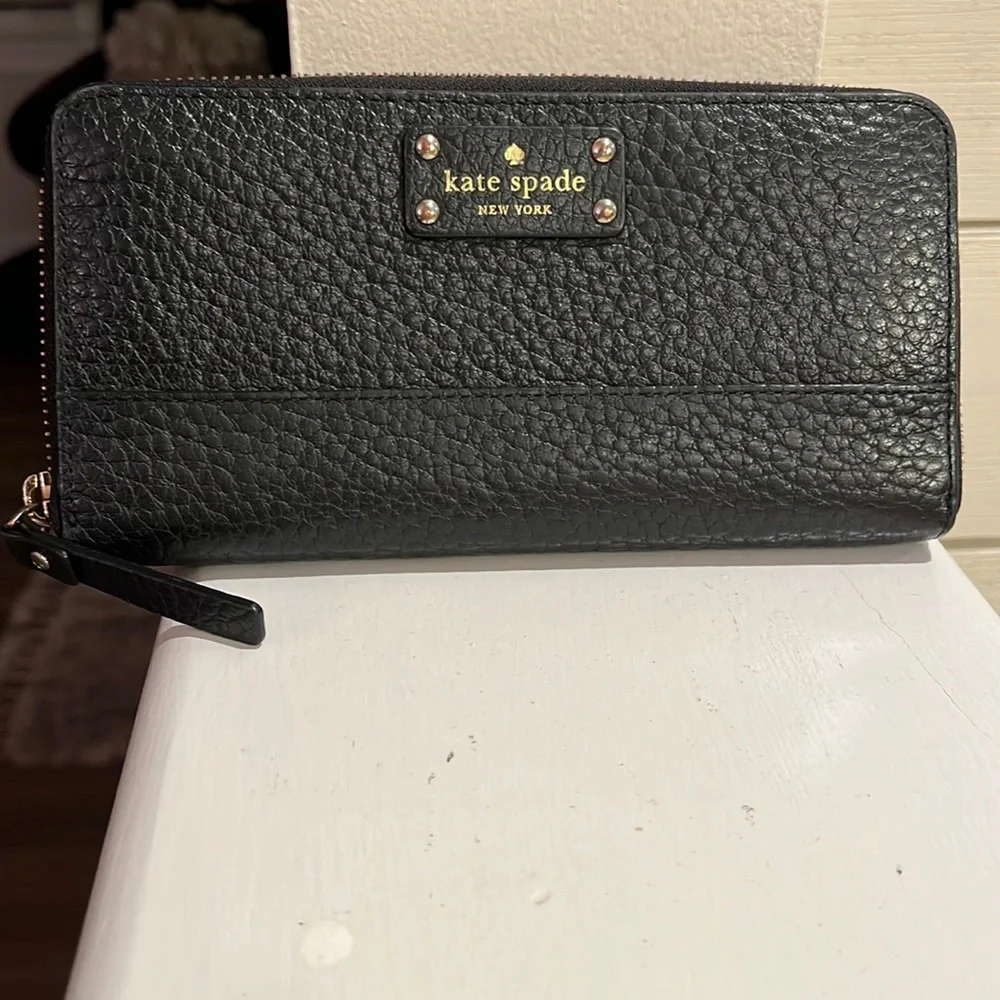 Kate Spade Leather Black Wallet ♠️ - Picture 1 of 10